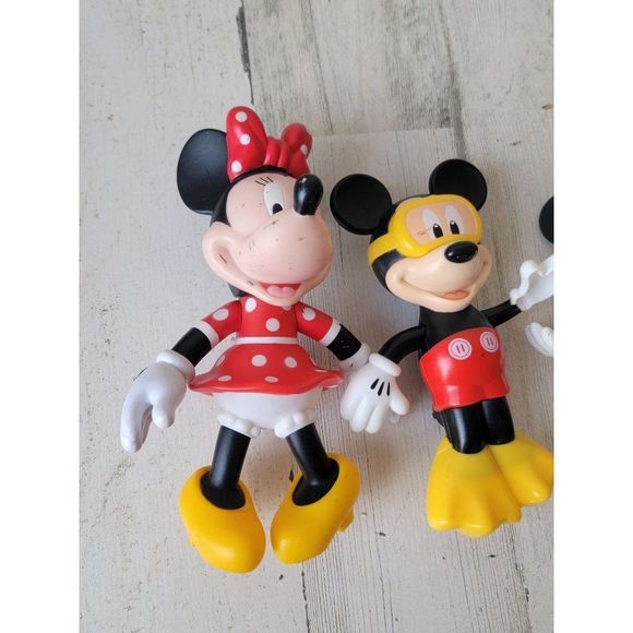 Disney Mickey Minnie Mouse swimming playset toy figure couple swimsuit - Picture 2 of 16